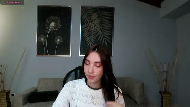 Snapshot of AnaisNin chatting on 11-18-25, 03:34 AnaisNin online show from 11-18-25, 03:34