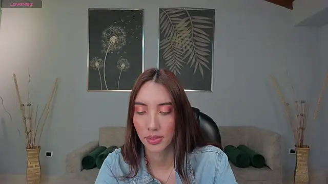 Snapshot of AnaisNin chatting on 11-20-25, 04:01 AnaisNin online show from 11-20-25, 04:01