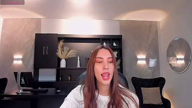 Snapshot of AnaisNin chatting on 11-28-25, 11:40 AnaisNin online show from 11-28-25, 11:40