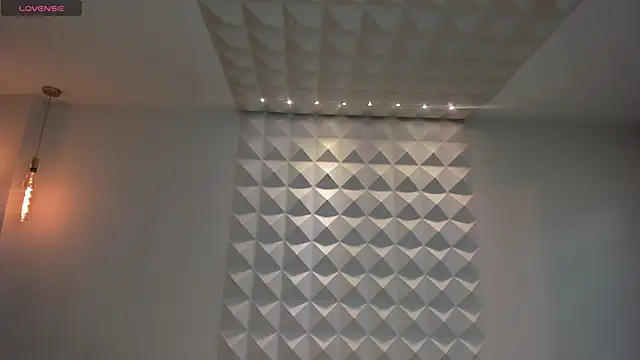 Snapshot of AnaisNin chatting on 12-22-25, 11:18 AnaisNin online show from 12-22-25, 11:18