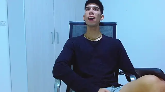 Snapshot of jhony-sex chatting on 09-27-25, 02:27 jhony-sex online show from 09-27-25, 02:27