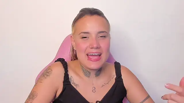 Snapshot of Susan-Sweet-7 chatting on 07-18-26, 08:45 Susan-Sweet-7 online show from 07-18-26, 08:45