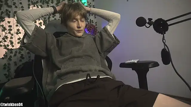 twinkben online show from 10-21-25, 07:58