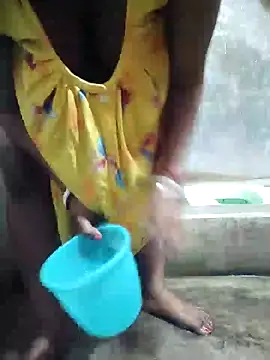 Snapshot of Bengoli--bhabhi chatting on 03-11-25, 03:48 Bengoli--bhabhi online show from 03-11-25, 03:48