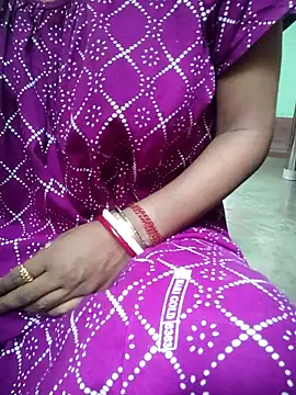 Snapshot of Bengoli--bhabhi chatting on 09-22-25, 07:10 Bengoli--bhabhi online show from 09-22-25, 07:10
