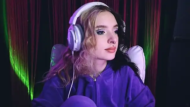 Snapshot of Avi_Nile chatting on 03-07-25, 02:25 Avi Nile online show from 03-07-25, 02:25