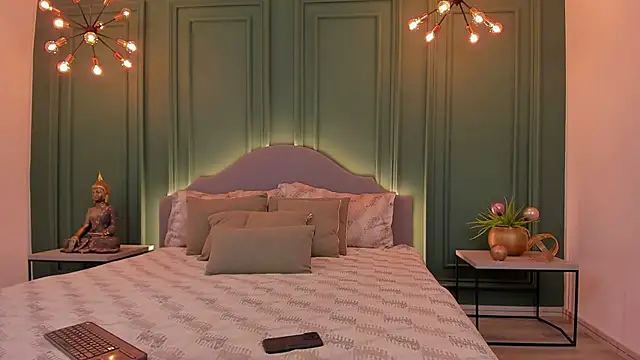 IrisBaker online show from 01-03-25, 05:20