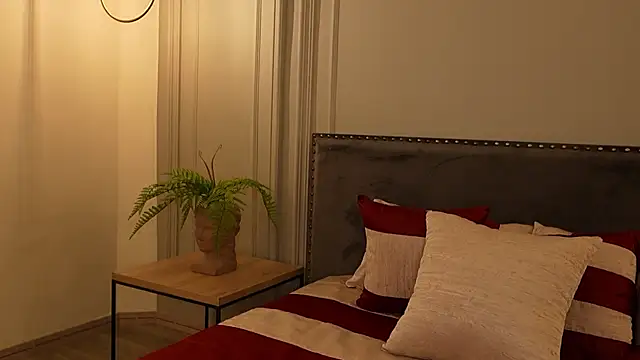 IrisBaker online show from 09-11-25, 09:04