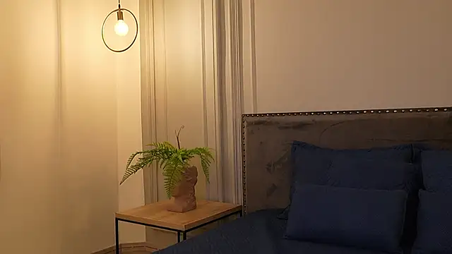 IrisBaker online show from 09-19-25, 09:26