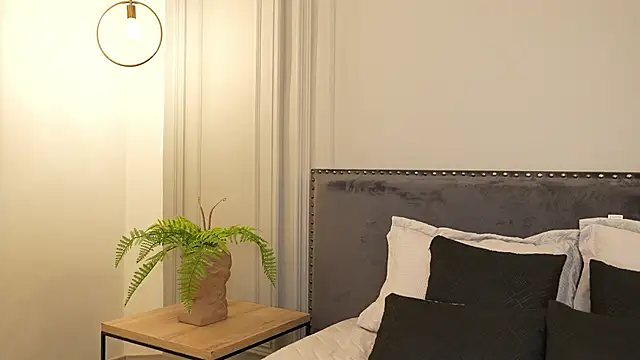 IrisBaker online show from 11-27-25, 09:06