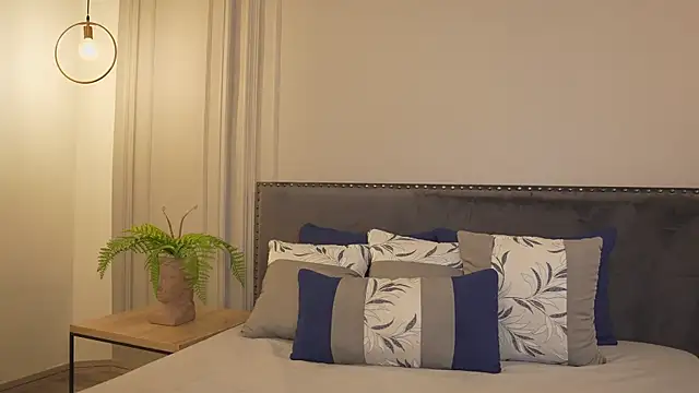 Snapshot of IrisBaker chatting on 02-14-26, 11:01 IrisBaker online show from 02-14-26, 11:01