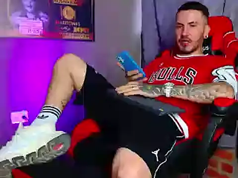 Snapshot of smoker445 chatting on 03-16-25, 12:00 smoker445 online show from 03-16-25, 12:00