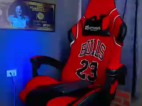 Snapshot of smoker445 chatting on 03-21-25, 10:06 smoker445 online show from 03-21-25, 10:06