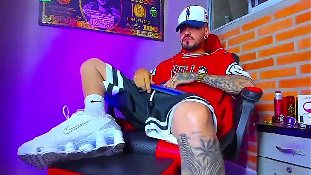 Snapshot of smoker445 chatting on 09-19-25, 12:23 smoker445 online show from 09-19-25, 12:23