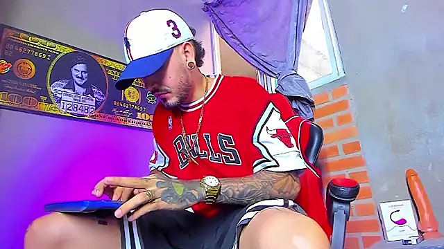 Snapshot of smoker445 chatting on 09-30-25, 11:59 smoker445 online show from 09-30-25, 11:59