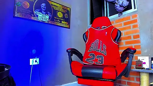 Snapshot of smoker445 chatting on 10-11-25, 11:36 smoker445 online show from 10-11-25, 11:36