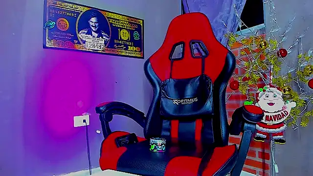 Snapshot of smoker445 chatting on 12-02-25, 05:35 smoker445 online show from 12-02-25, 05:35