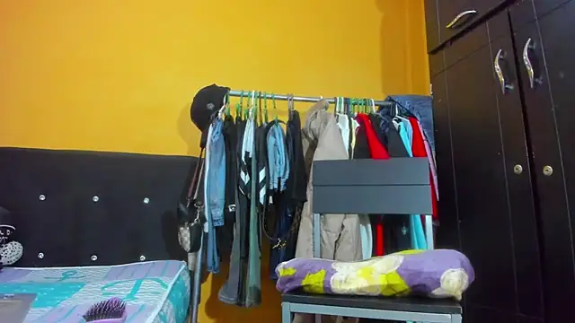 Snapshot of smoker445 chatting on 02-15-26, 05:20 smoker445 online show from 02-15-26, 05:20