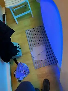 Snapshot of Huncutkuki chatting on 02-21-25, 12:17 Huncutkuki online show from 02-21-25, 12:17