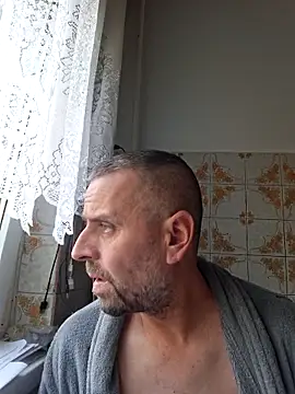 Snapshot of Huncutkuki chatting on 10-26-25, 12:00 Huncutkuki online show from 10-26-25, 12:00