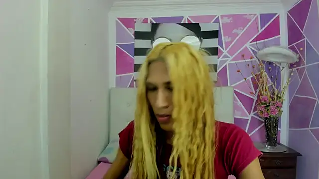 Snapshot of Brisahott chatting on 02-01-25, 01:51 Brisahott online show from 02-01-25, 01:51