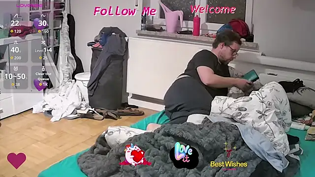 Snapshot of larsgessner30 chatting on 10-21-25, 08:31 larsgessner30 online show from 10-21-25, 08:31