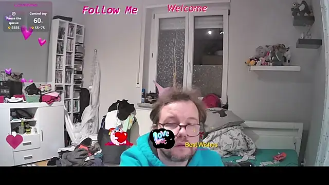 Snapshot of larsgessner30 chatting on 10-25-25, 07:08 larsgessner30 online show from 10-25-25, 07:08