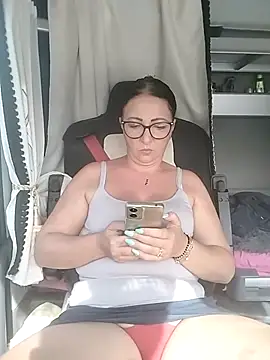 Snapshot of cuplubijoanna chatting on 09-10-25, 01:33 cuplubijoanna online show from 09-10-25, 01:33