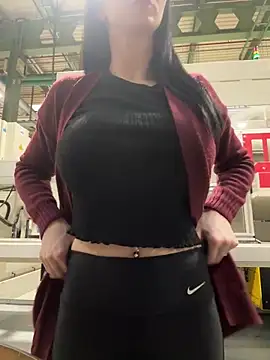 Snapshot of hrnxyygirl chatting on 12-17-24, 02:55 hrnxyygirl online show from 12-17-24, 02:55