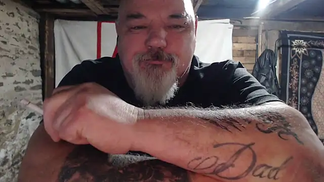 Newfiesausage1972 online show from 12-03-25, 09:07