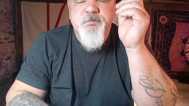 Newfiesausage1972 online show from 03-28-26, 08:58