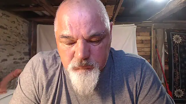 Snapshot of Newfiesausage1972 chatting on 05-21-26, 03:41 Newfiesausage1972 online show from 05-21-26, 03:41