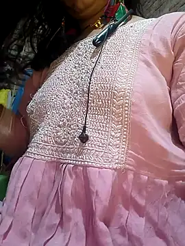 Snapshot of Simaran_bhabhi chatting on 02-04-25, 04:08 Simaran bhabhi online show from 02-04-25, 04:08