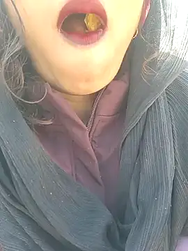 Snapshot of Simaran_bhabhi chatting on 02-07-25, 05:52 Simaran bhabhi online show from 02-07-25, 05:52