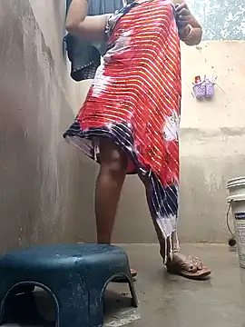 Snapshot of Simaran_bhabhi chatting on 02-11-25, 02:03 Simaran bhabhi online show from 02-11-25, 02:03