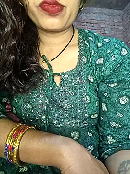 Snapshot of Simaran_bhabhi chatting on 02-12-25, 12:05 Simaran bhabhi online show from 02-12-25, 12:05