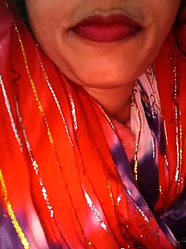 Snapshot of Simaran_bhabhi chatting on 02-15-25, 03:31 Simaran bhabhi online show from 02-15-25, 03:31