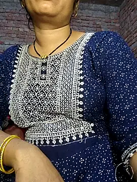Snapshot of Simaran_bhabhi chatting on 02-18-25, 06:48 Simaran bhabhi online show from 02-18-25, 06:48
