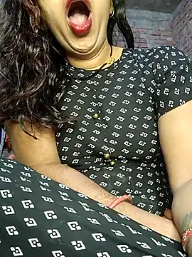 Snapshot of Simaran_bhabhi chatting on 03-03-25, 10:42 Simaran bhabhi online show from 03-03-25, 10:42