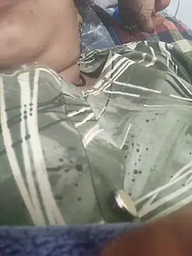 Snapshot of Simaran_bhabhi chatting on 10-04-25, 07:45 Simaran bhabhi online show from 10-04-25, 07:45