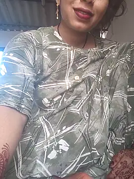 Snapshot of Simaran_bhabhi chatting on 10-12-25, 01:15 Simaran bhabhi online show from 10-12-25, 01:15