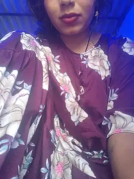 Snapshot of Simaran_bhabhi chatting on 10-20-25, 12:44 Simaran bhabhi online show from 10-20-25, 12:44