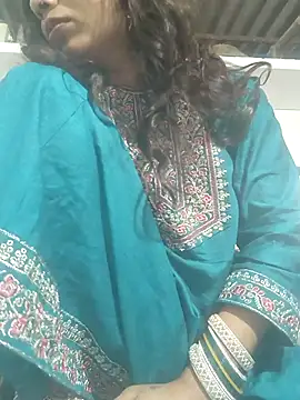 Snapshot of Simaran_bhabhi chatting on 10-31-25, 10:55 Simaran bhabhi online show from 10-31-25, 10:55