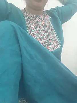 Snapshot of Simaran_bhabhi chatting on 12-14-25, 12:05 Simaran bhabhi online show from 12-14-25, 12:05