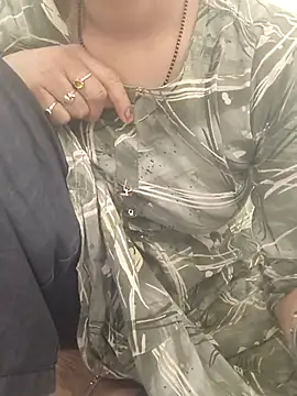 Snapshot of Simaran_bhabhi chatting on 12-16-25, 06:51 Simaran bhabhi online show from 12-16-25, 06:51