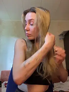 Snapshot of meanexx chatting on 09-19-25, 11:11 meanexx online show from 09-19-25, 11:11