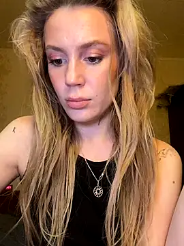 Snapshot of meanexx chatting on 09-28-25, 04:23 meanexx online show from 09-28-25, 04:23