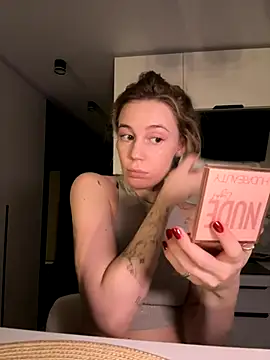 Snapshot of meanexx chatting on 11-27-25, 05:15 meanexx online show from 11-27-25, 05:15