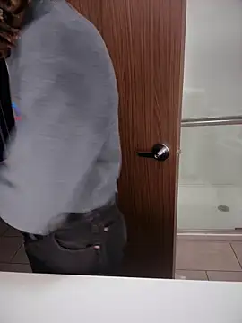 1BeautyN1Beast online show from 12-18-25, 02:01