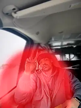 1BeautyN1Beast online show from 12-19-25, 04:47